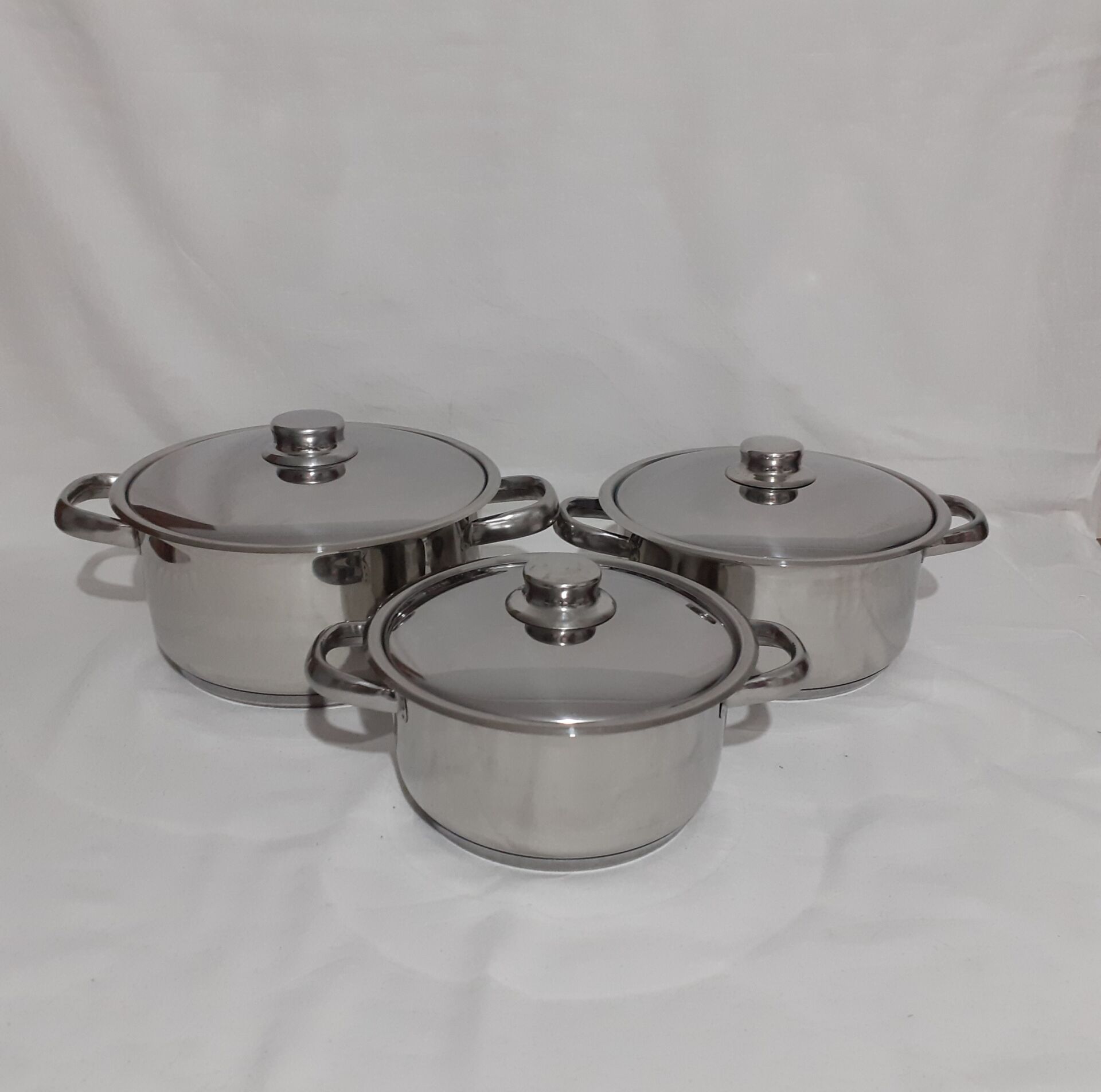 Defolu Orta Boy Tencere Takımı