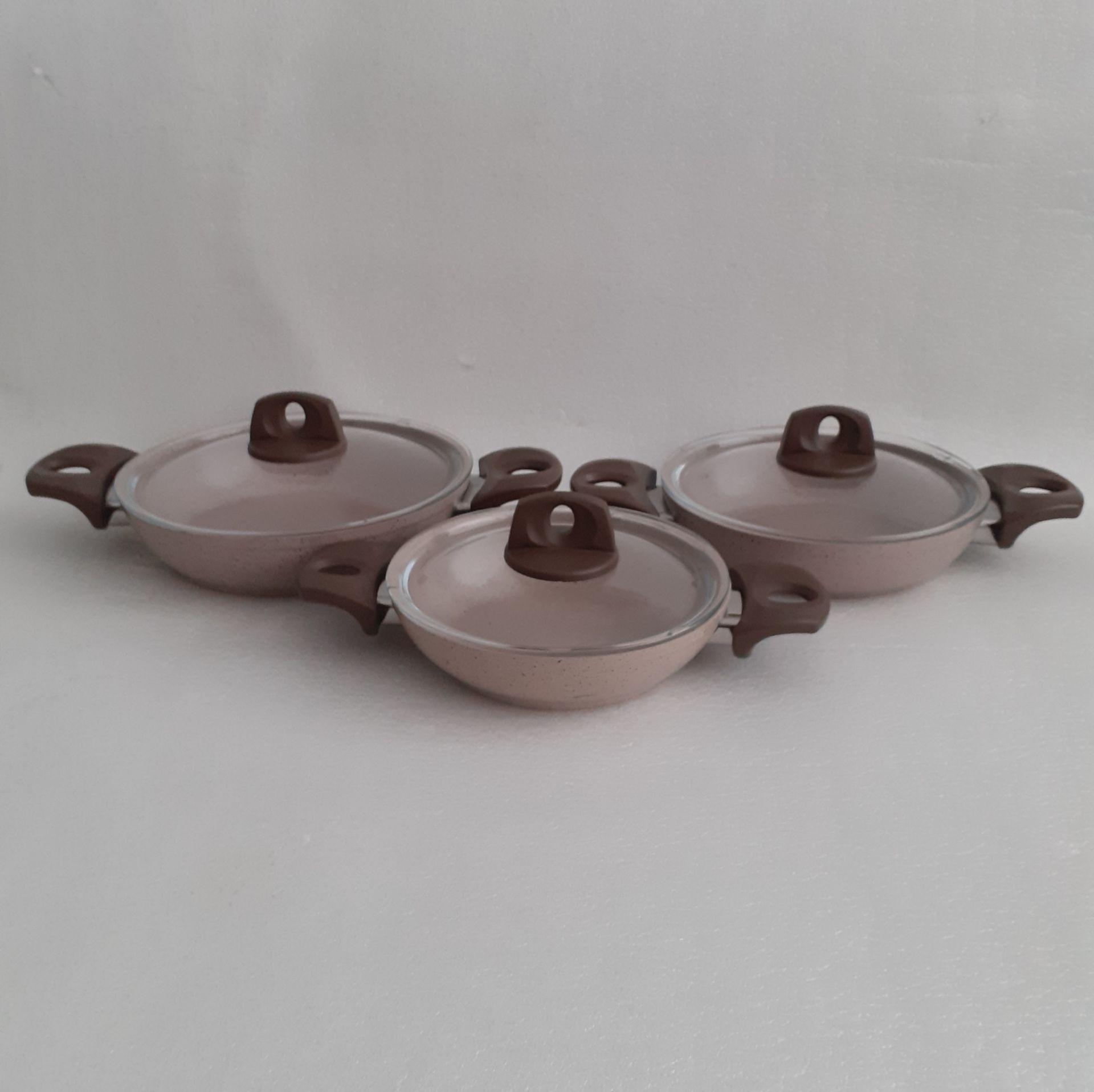 Defolu Safran Granit Sahan Set Cam Kapaklı