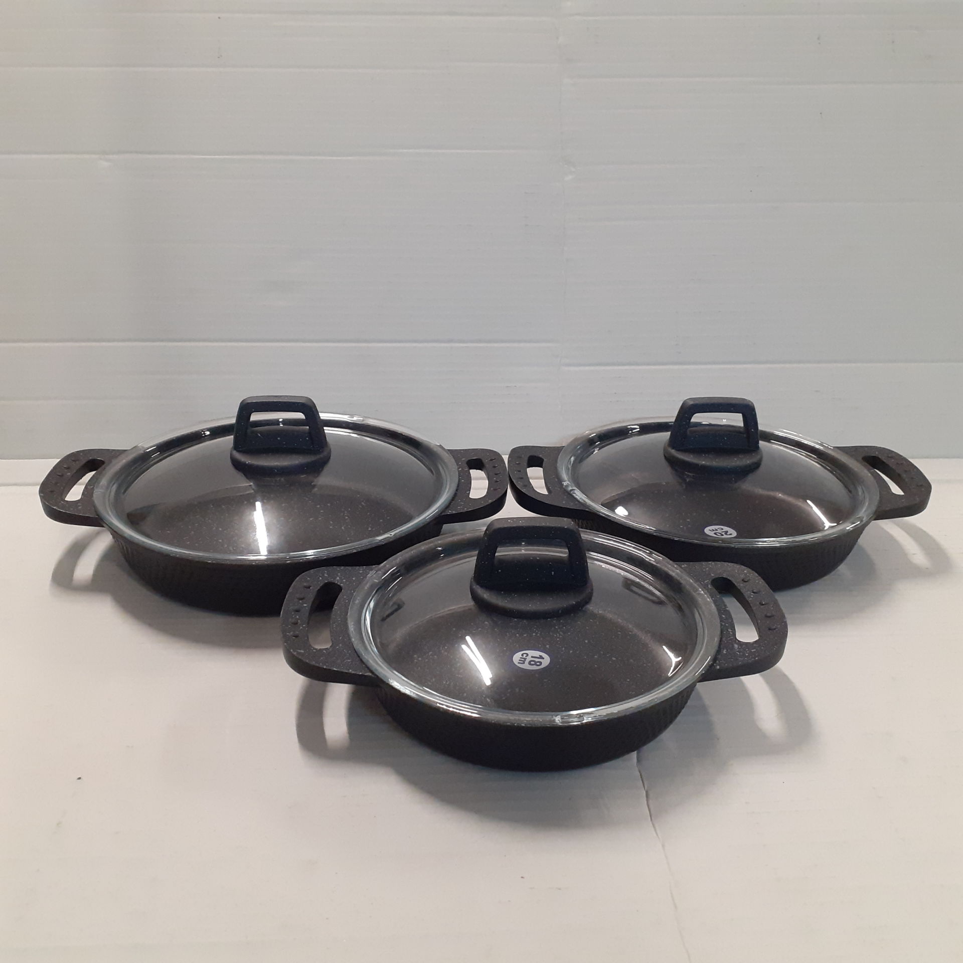 Gülsan 3 Parça Döküm Granit Sahan Set Cam Kapaklı